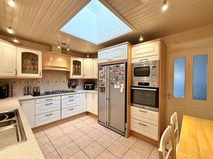 Photo 7- click for photo gallery